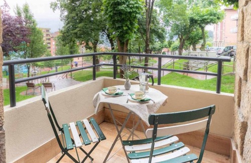 Basauri Apartment | Apartment with terrace next to a metro station