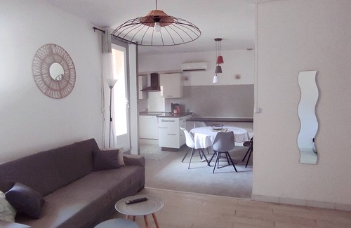 Le Bourg Apartment | Apartment with terrace and garage