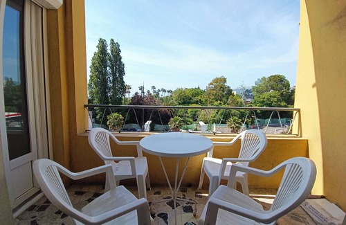 L'Arenas Apartment | Apartment with terrace near the sea
