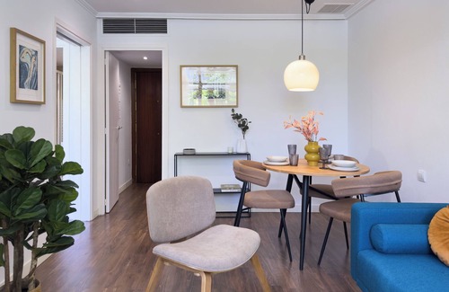 El Viso Apartment | Apartment with work area in Salamanca, Madrid