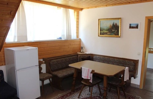 Albeck Apartment | Apartment 'Wohnung 5' with Mountain View, Shared Terrace and Shared Garden