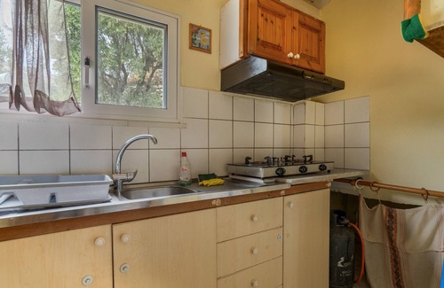 Sivros Apartment | Apartment 'Zois' with Private Terrace, Wi-Fi and Air Conditioning