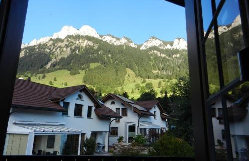 Fluehli Apartment | Apartmenthaus Kreuzbuche