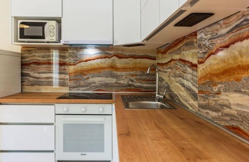 Istok Apartment | Apartments and Room Tattoo (111881-A1) - Makarska