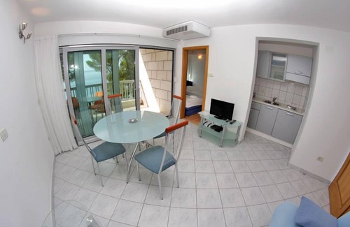 Bili brig Apartment | Apartments and Rooms Residence Simic (115691-A9) - Makarska