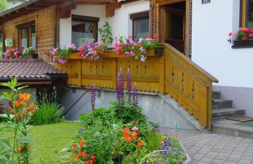 Pragraten Apartment | Apartments Auenheim