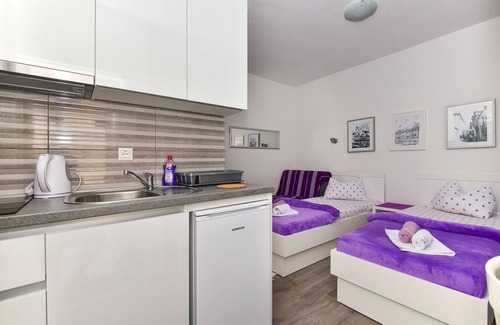 Gorinka Apartment | Apartments Bernarda (66331-A2) - Makarska
