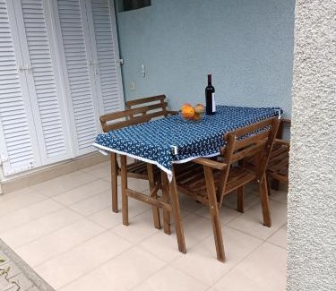 Cove Tri Zala (Zrnovo) Apartment | Apartments Blue House