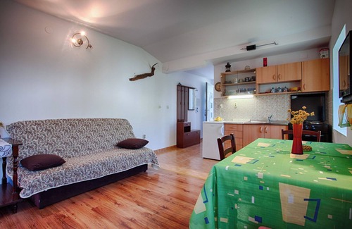 Komiza Apartment | Apartments Dina (117411-A1) - Komiza - island Vis