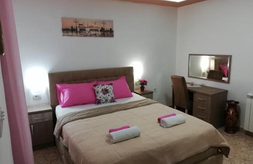 Maini Apartment | Apartments Familia