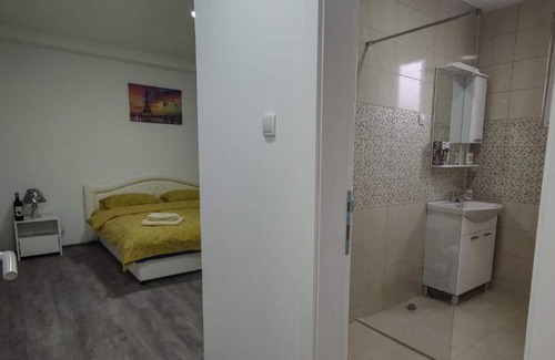 Trebinje House | Apartments Hani - Triple Room with Private Bathroom (1)