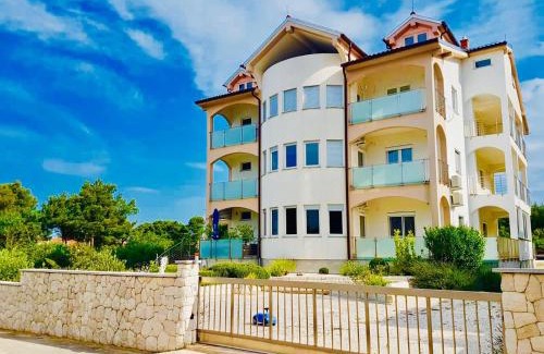 Brodarica Apartment | Apartments Home & Garden Lavanda