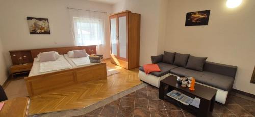 Brodarica Apartment | Apartments Home & Garden Lavanda