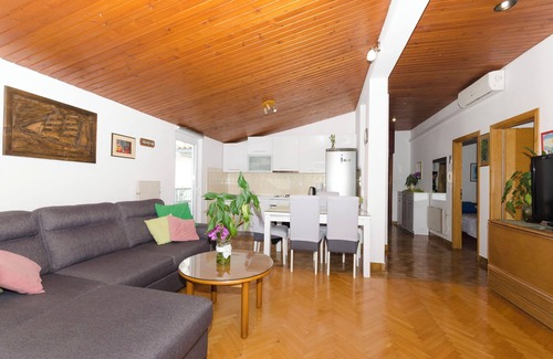 Bili brig Apartment | Apartments Jadro (10474-A1) - Makarska