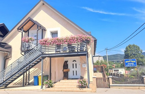 Brinje Apartment | Apartments Jezerane