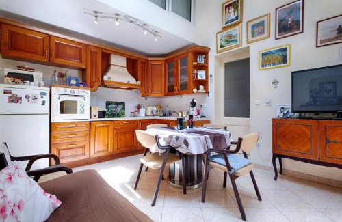 Komiza Apartment | Apartments Kastelani