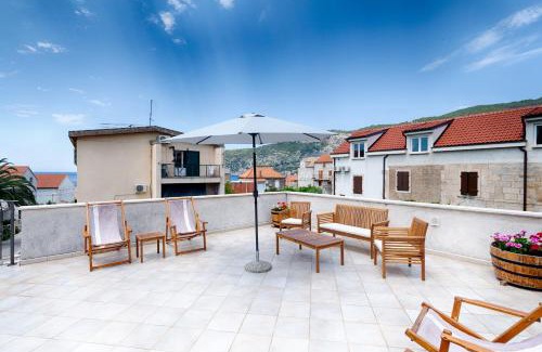 Komiza Apartment | Apartments Kastelani