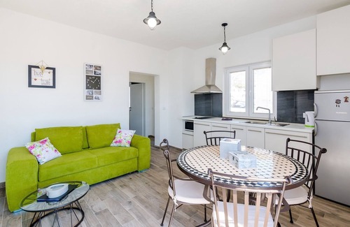 Gruz Apartment | Apartments Life - One Bedroom Apartment with Balcony and Sea View