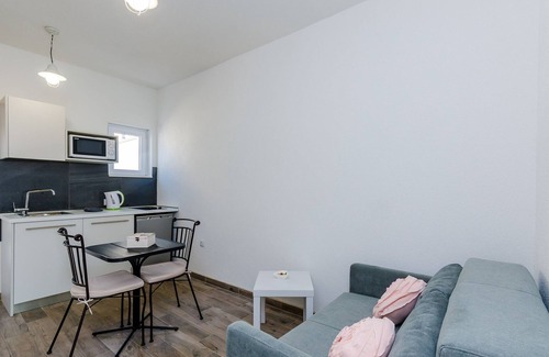 Gruz Apartment | Apartments Life - Two Bedroom Apartment with Balcony and Sea View