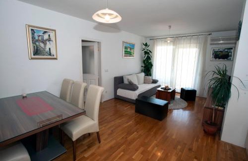 Dugis Apartment | Apartments M&M