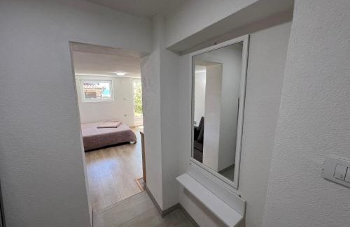 Varosh Apartment | Apartments Misa Lake View