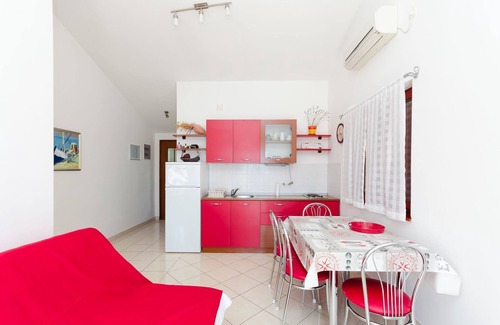 Ribarica Apartment | Apartments Mladen (61131-A1) - Karlobag