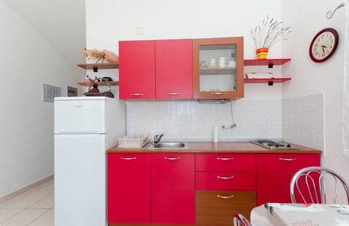 Ribarica Apartment | Apartments Mladen (61131-A1) - Karlobag