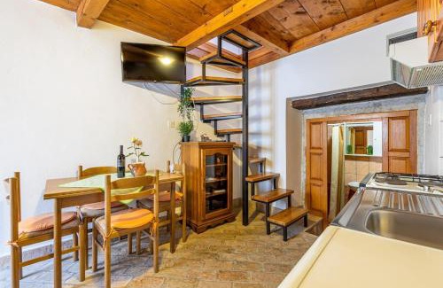 Pican House | Apartments Petina