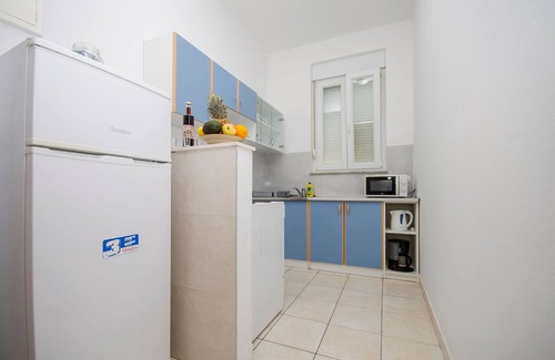 Zaboric Apartment | Apartments Senka (58121-A1) - Zaboric (Sibenik)