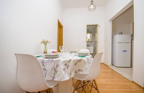 Zaboric Apartment | Apartments Senka (58121-A1) - Zaboric (Sibenik)