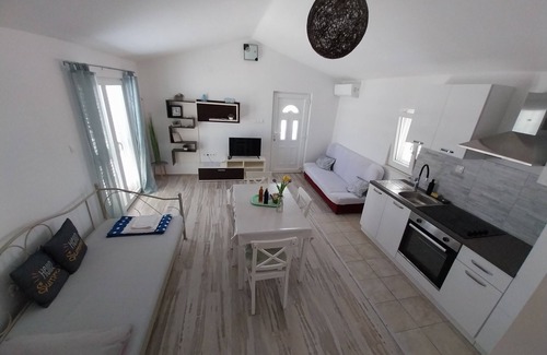 Zaboric Apartment | Apartments Senka (58121-A2) - Zaboric (Sibenik)