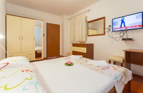 Pomena Apartment | Apartments Slavica
