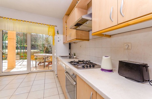 Slatine Apartment | Apartments Stara Maslina (91531-A1) - Slatine (Ciovo)
