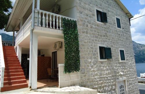 Donja Kostanjica Apartment | Apartments Vila San