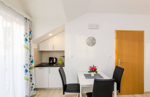 Zvekovica Apartment | Apartments Villa Key - Standard One Bedroom Apartment with Balcony