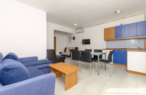 Brodarica Apartment | Apartments Vinko (27131-A1) - Brodarica