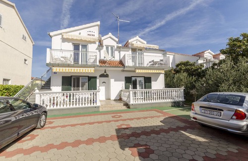 Brodarica Apartment | Apartments Vinko (27131-A1) - Brodarica