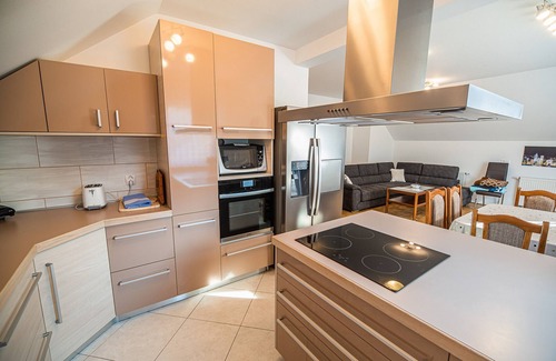 Skofljica Apartment | Apartments Želimlje - Three Bedroom Apartment 3 (zgoraj)