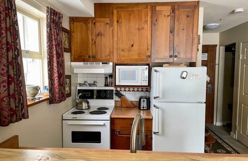 Okanagan-Similkameen Apartment | Apex Mountain ~ Belle Apres Studio 314