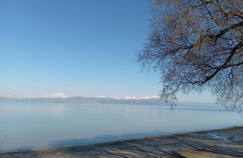 Chalcis Apartment | Apollon and Artemis