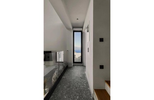 Aperio House | Aposperia Memorable Living-2br