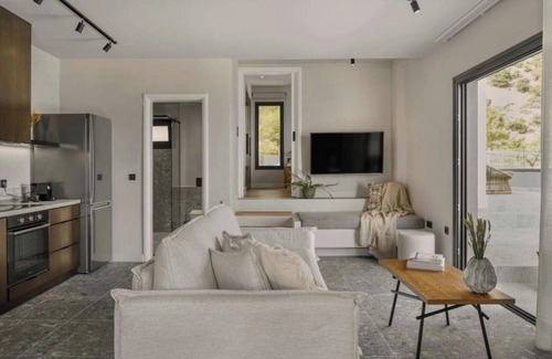 Aperio House | Aposperia Memorable Living-1br