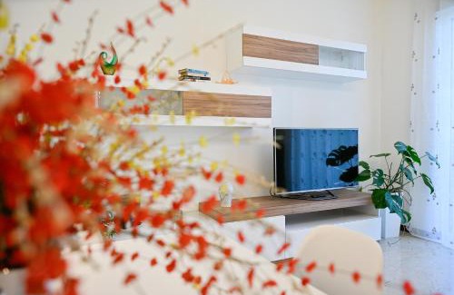 Ceriano Laghetto Apartment | App 106m2 2letti matrimoniali e divano letto, box free - LA CASA VERDE - MilanoFieraRhoComo Saronno MXP Monza Ceriano Laghetto