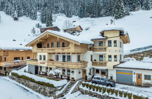Hippach-Schwendberg Apartment | App. Ahornblick in Ferienhaus Johanna - near the gondola lift