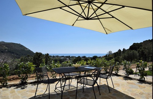 Castellabate Villa | App.to Jasmine, sea view 450 meters, with equipped garden.