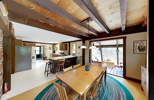 Bayville House | Appalachee Pond Waterfront Cottage