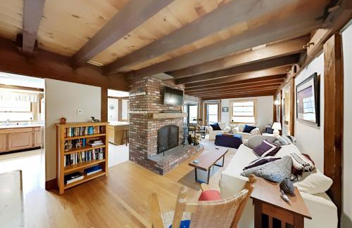 Bayville House | Appalachee Pond Waterfront Cottage