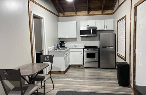 Chattaroy Cabin | Appalachian Hideaways Cabin #2