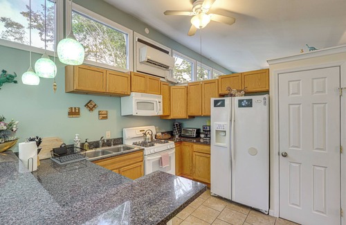 Asheville Apartment | Appalachian Mtn Retreat: 4 Mi to Grovewood Village