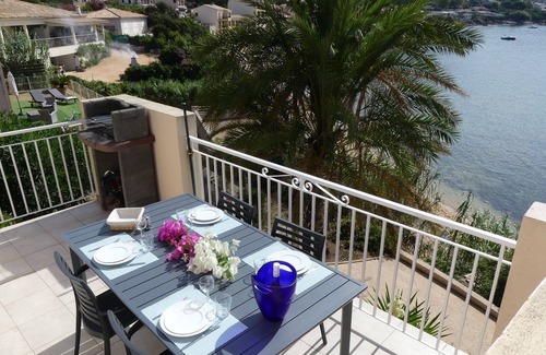Tiuccia Apartment | Appart (3 rooms) 'pieds dans l'eau' N°2 cap. 4 to 6 pers.